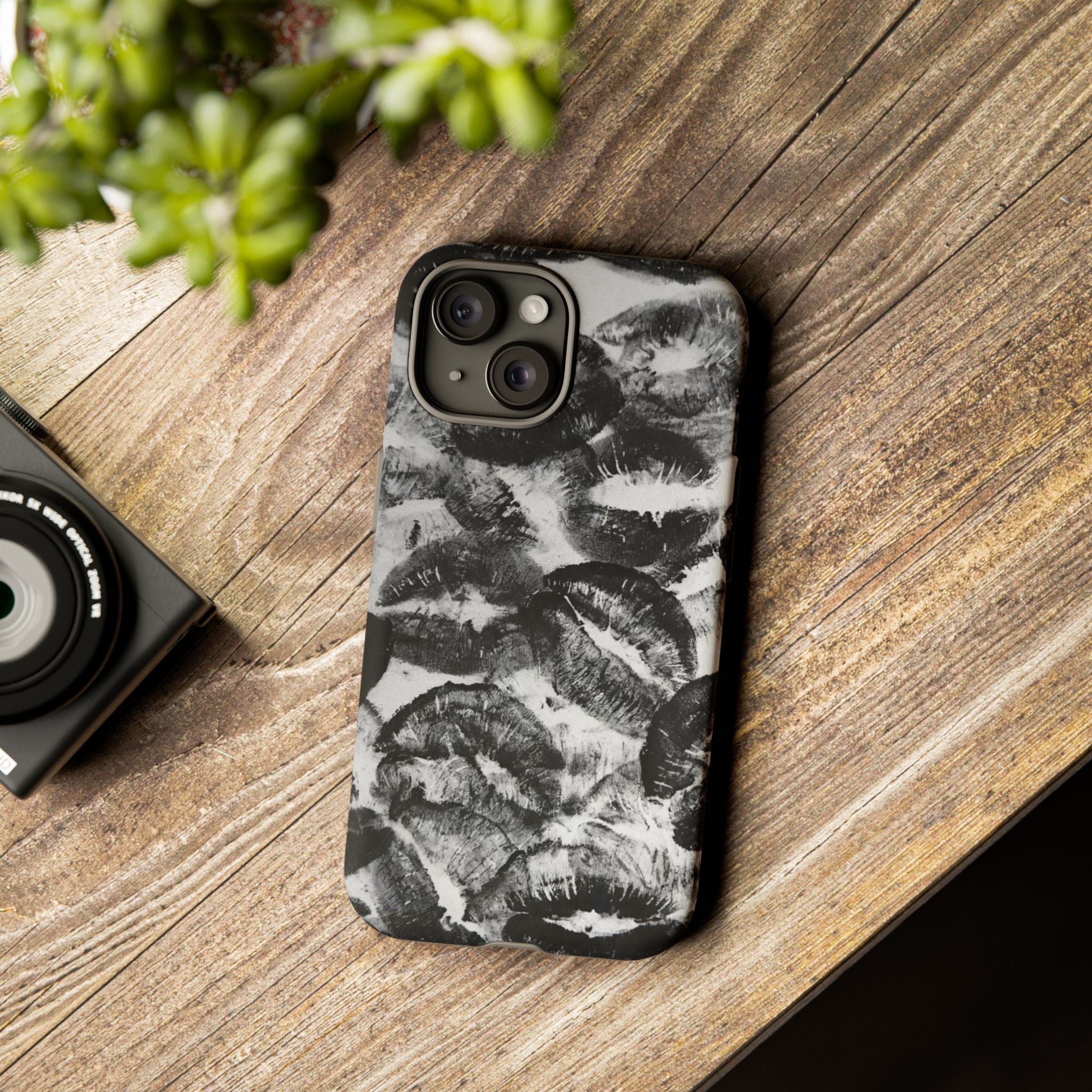 Black and Kiss Design Phone Case