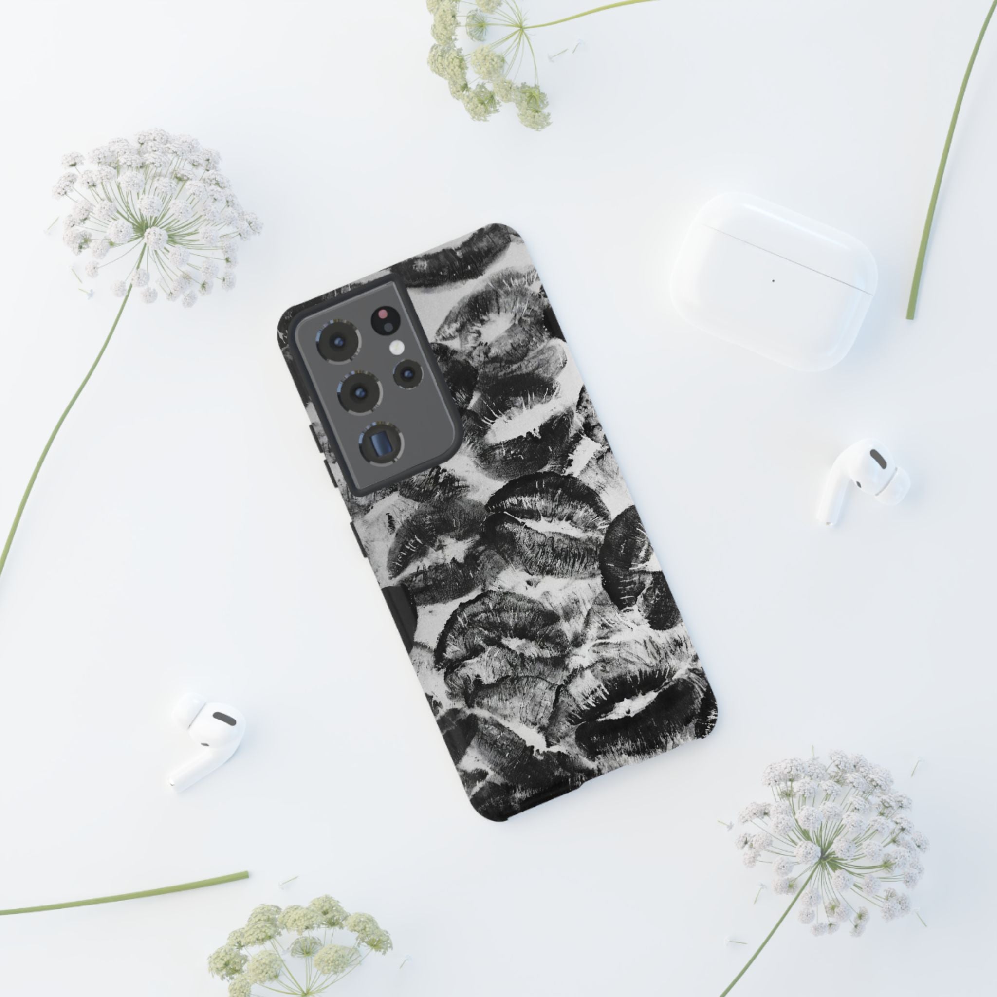 Black and Kiss Design Phone Case