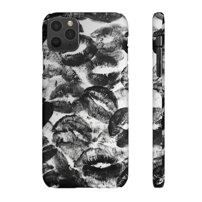 Black & White Kiss Print Case