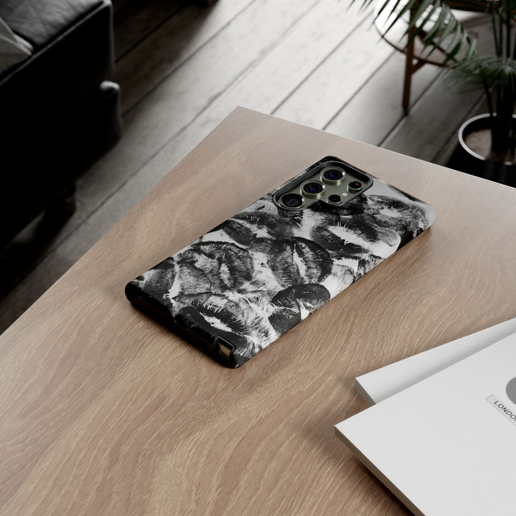 Black and Kiss Design Phone Case