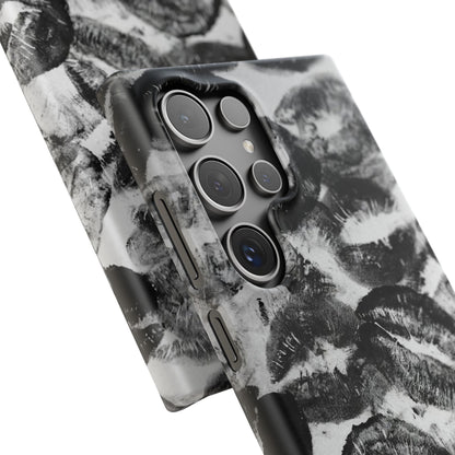 Black & White Kiss Print Case
