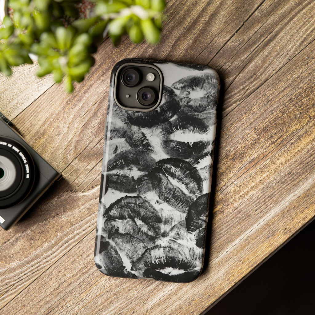 Black and Kiss Design Phone Case