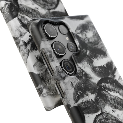 Black & White Kiss Print Case